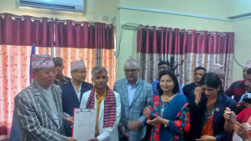 महिना दिनभित्र मुख्यमन्त्रीले विश्वासकाे मत नपाए काेशी प्रदेश जाने छ मध्यावधि चुनावमा
